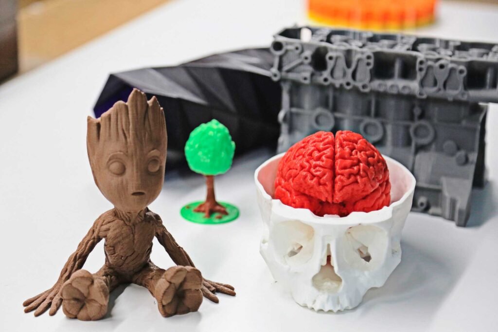Materiales para Impresión 3D: Guía Completa de Filamentos y Resinas